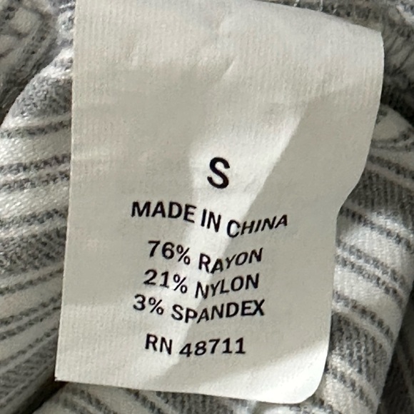 Ophelia Roe. Sz sm pant pull on stretchy  A lightweight stripe fabric. - Picture 13 of 14